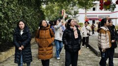 手作愈心，她们在非遗工坊纳底绣垫